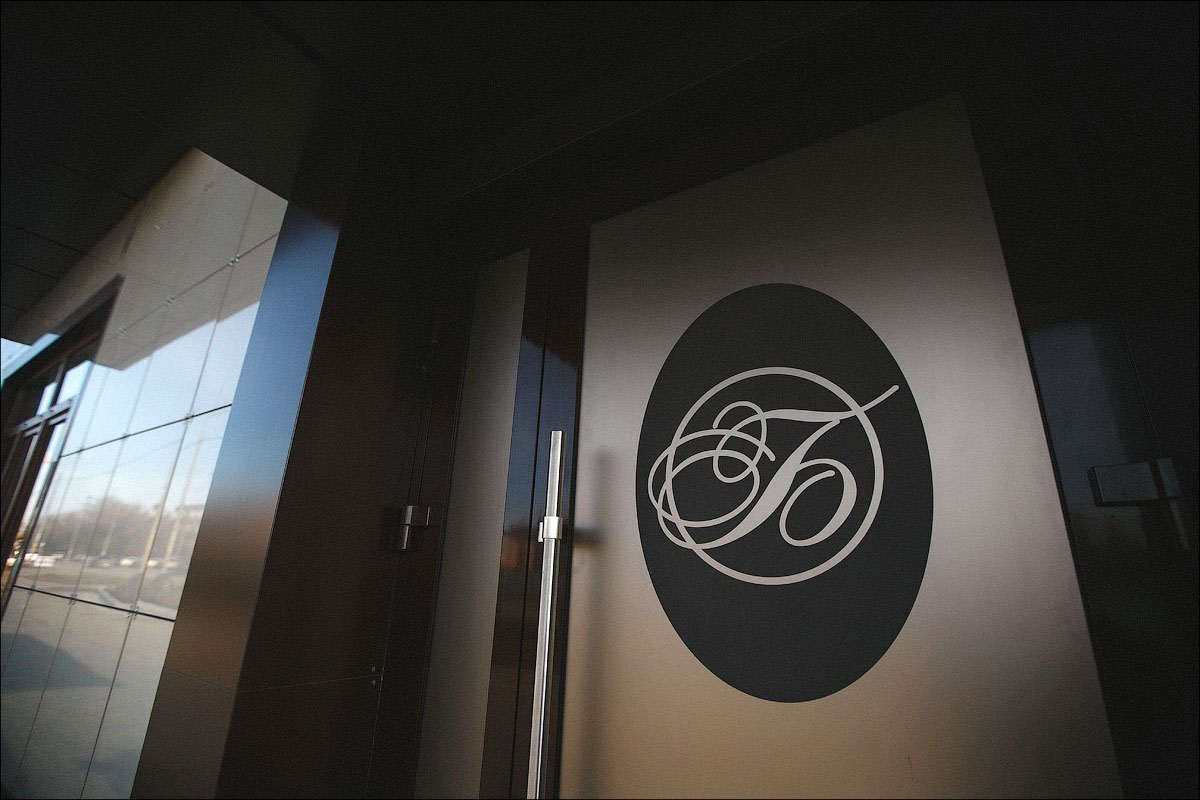 hall gallery 02