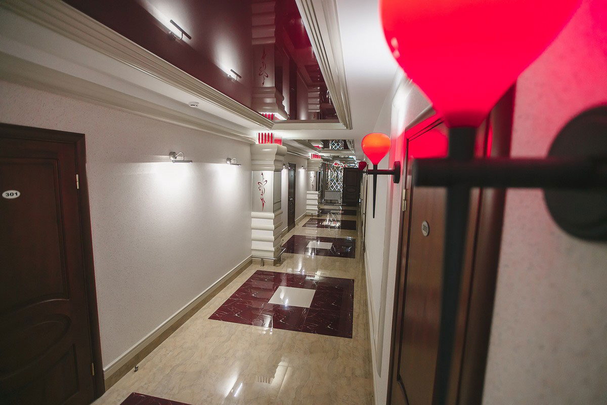 hall gallery 16