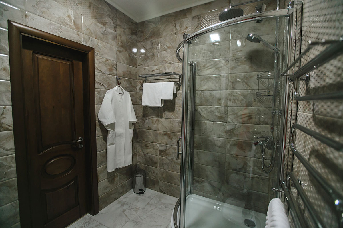 suite 13